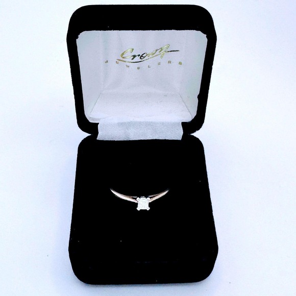 Vintage‎ 10K Gold Diamond Solitaire Engagement Ring • Size 9.5 • Estate Jewelry